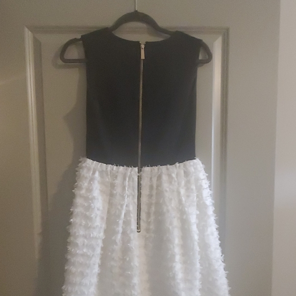 Black and white "eyelash" dress - Picture 4 of 5